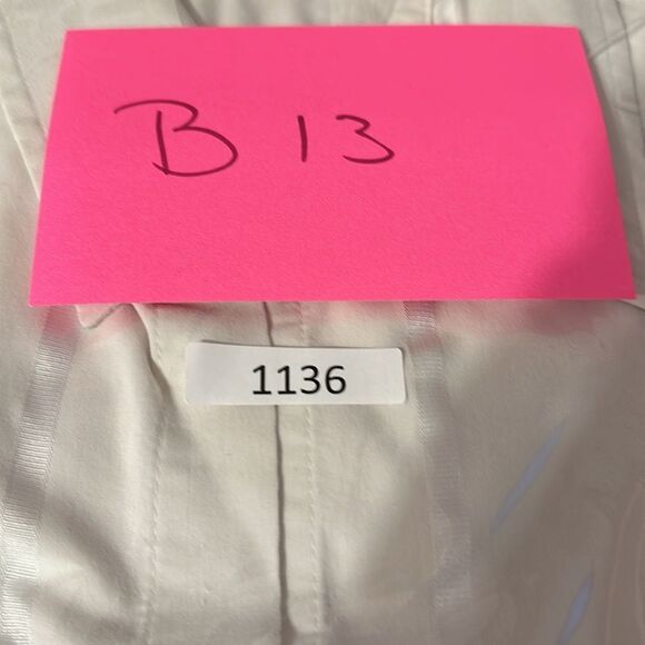 Worthington Women’s White Pinstripe Stretch Long Sleeve Dress Shirt Sz 6 - Picture 8 of 8